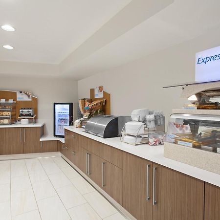 Holiday Inn Express West Los Angeles By Ihg Экстерьер фото