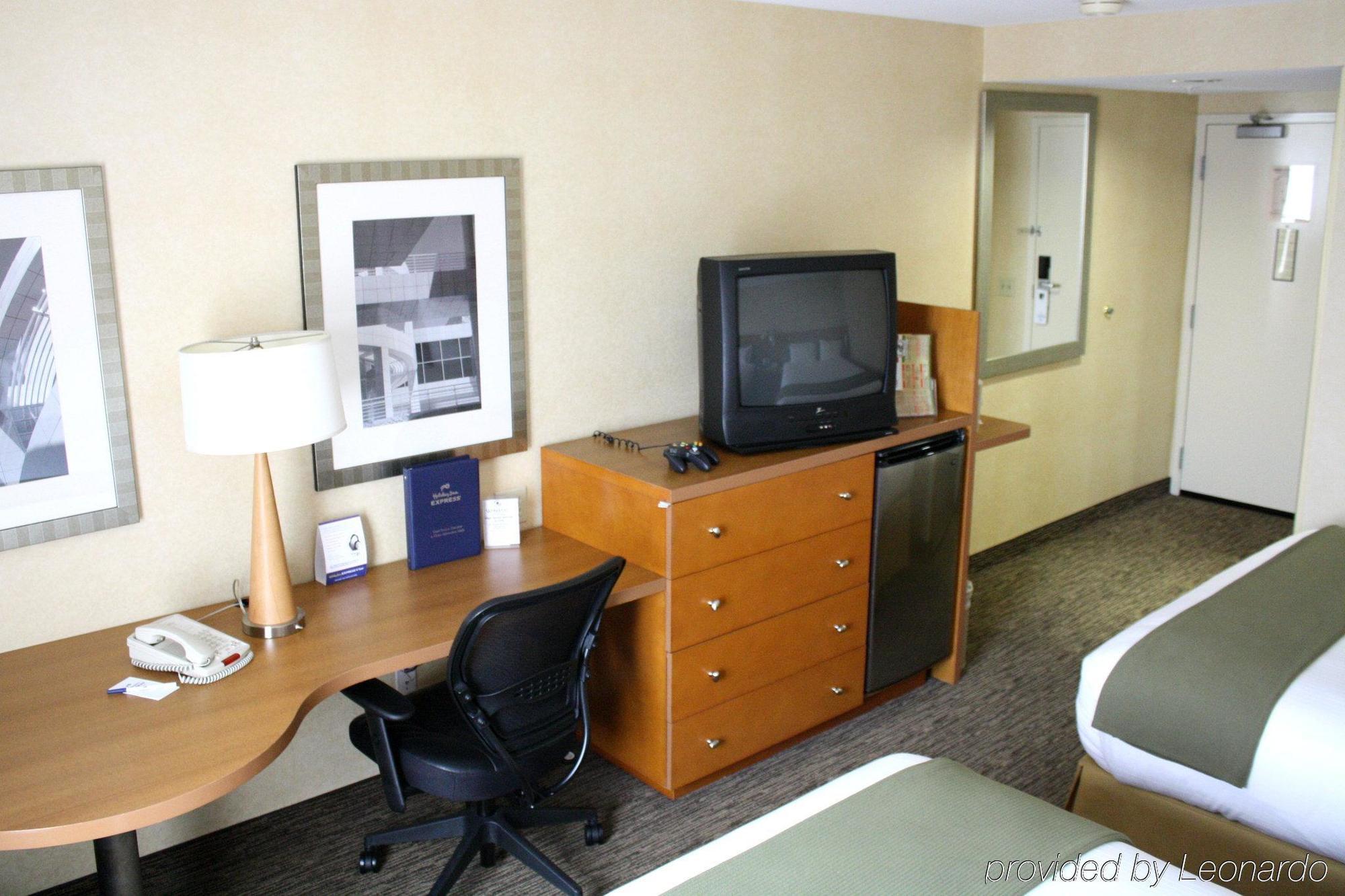 Holiday Inn Express West Los Angeles By Ihg Номер фото
