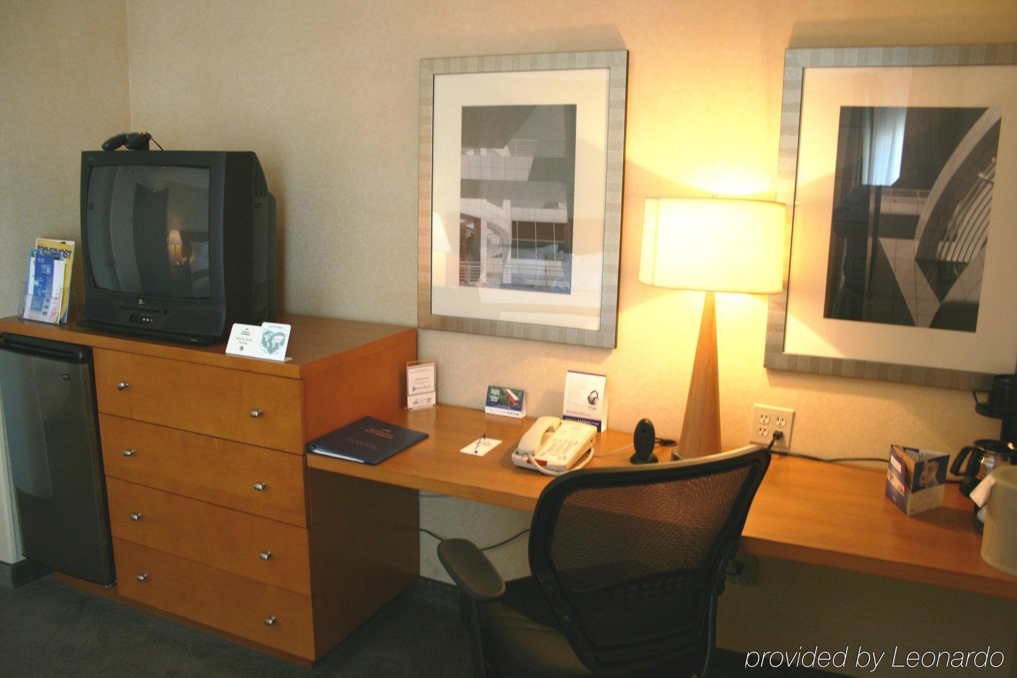 Holiday Inn Express West Los Angeles By Ihg Экстерьер фото