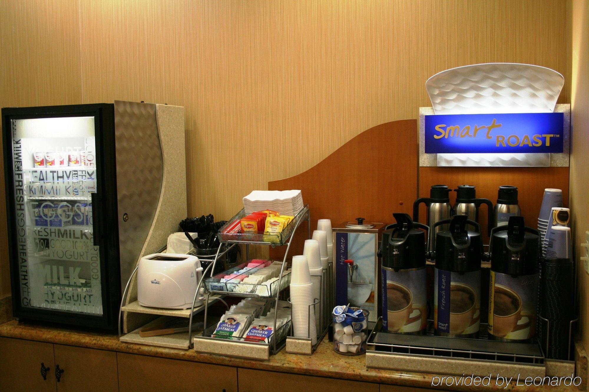 Holiday Inn Express West Los Angeles By Ihg Ресторан фото