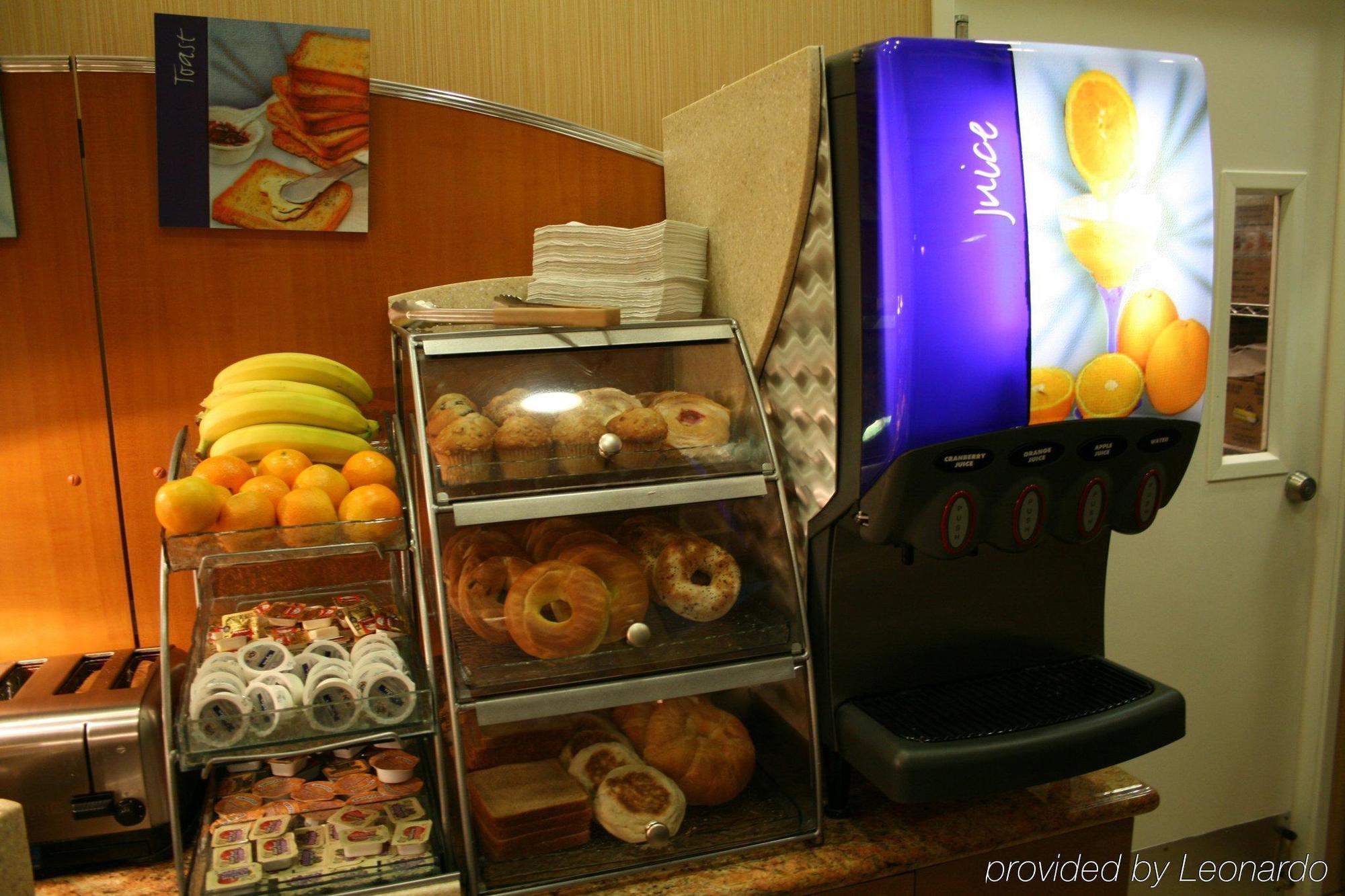 Holiday Inn Express West Los Angeles By Ihg Ресторан фото