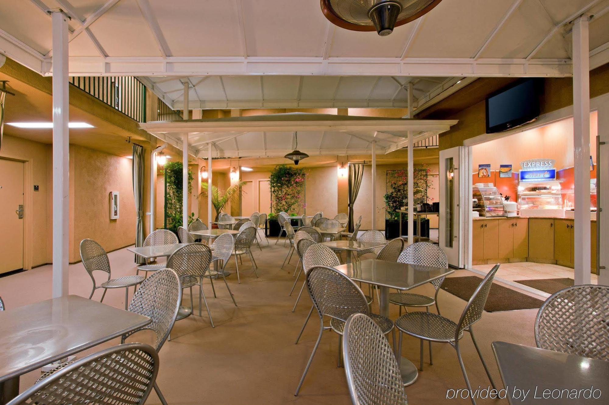 Holiday Inn Express West Los Angeles By Ihg Экстерьер фото