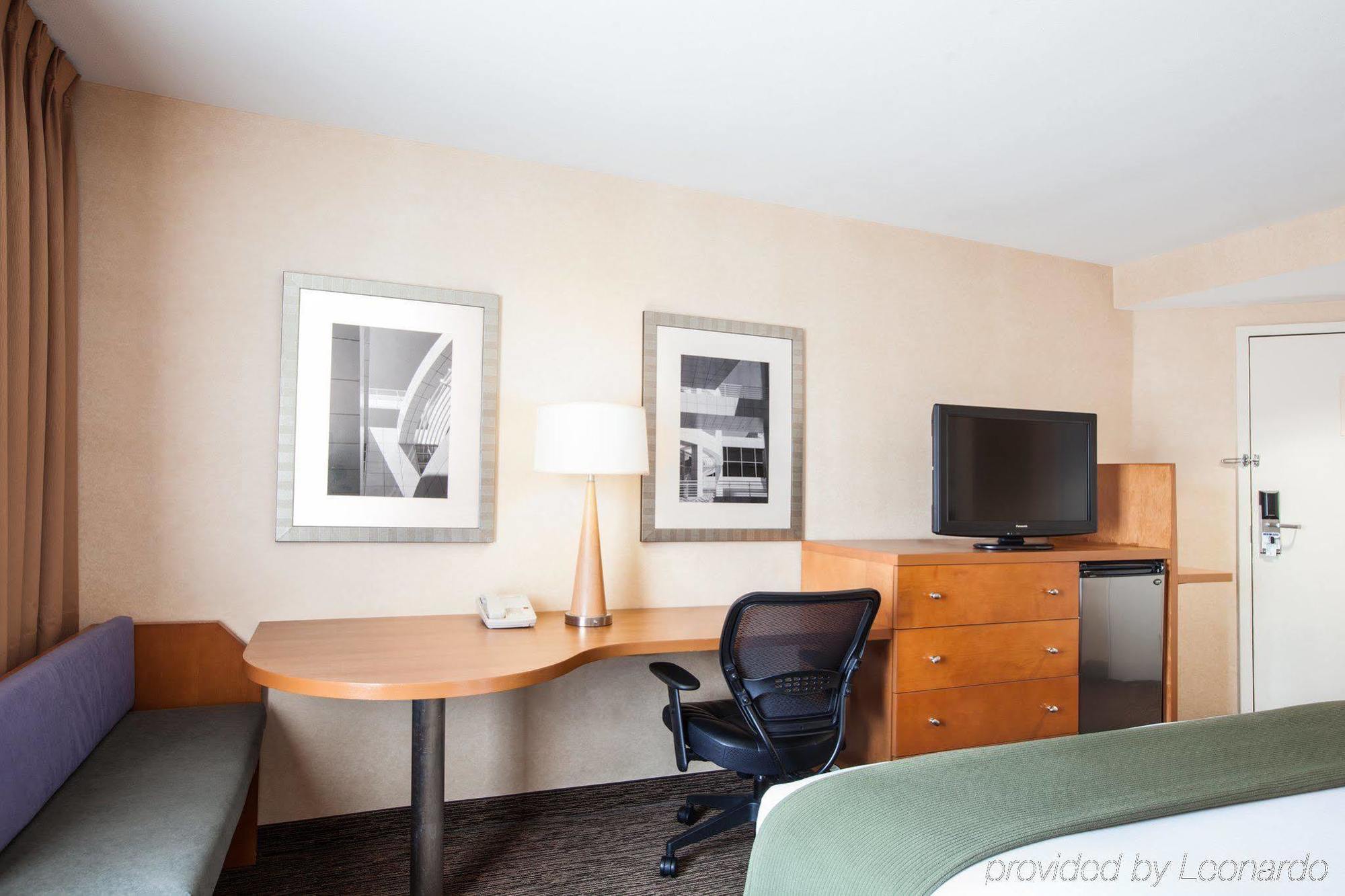 Holiday Inn Express West Los Angeles By Ihg Экстерьер фото