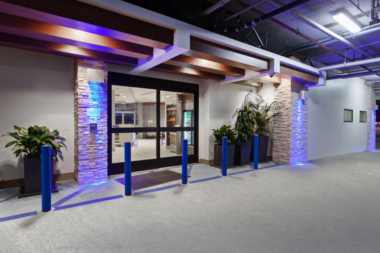 Holiday Inn Express West Los Angeles By Ihg Экстерьер фото