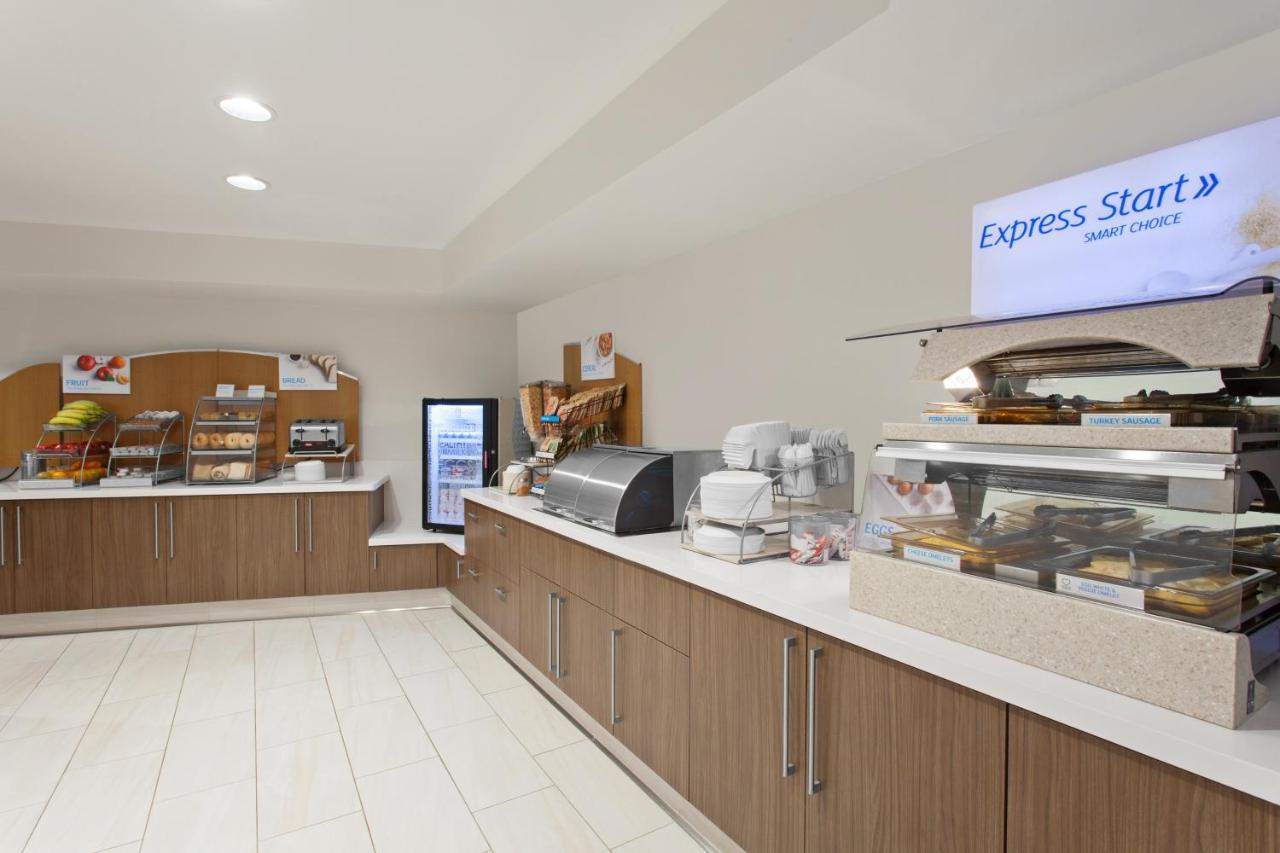 Holiday Inn Express West Los Angeles By Ihg Экстерьер фото